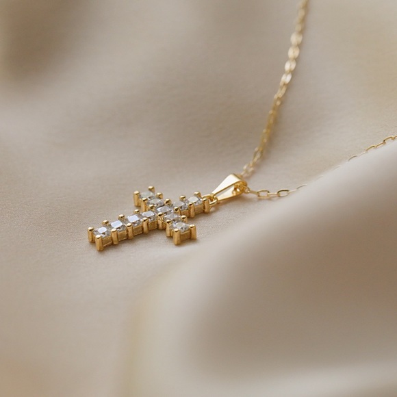 Crystal Cross Necklace | 18k Gold Filled - Picture 5 of 8